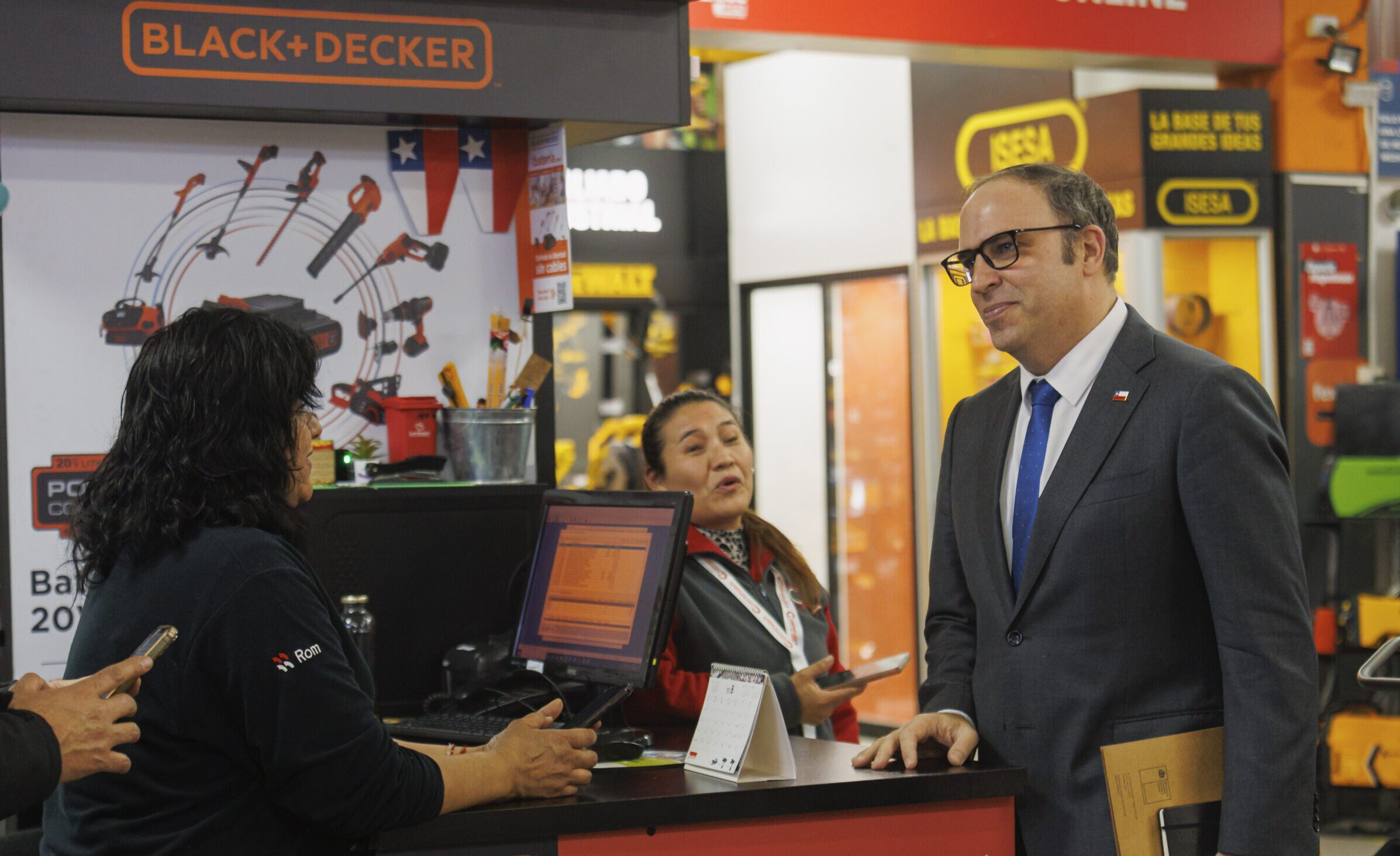 Subsecretario Koehler y Sernac lanzan cotizador de materiales y herramientas de construcción