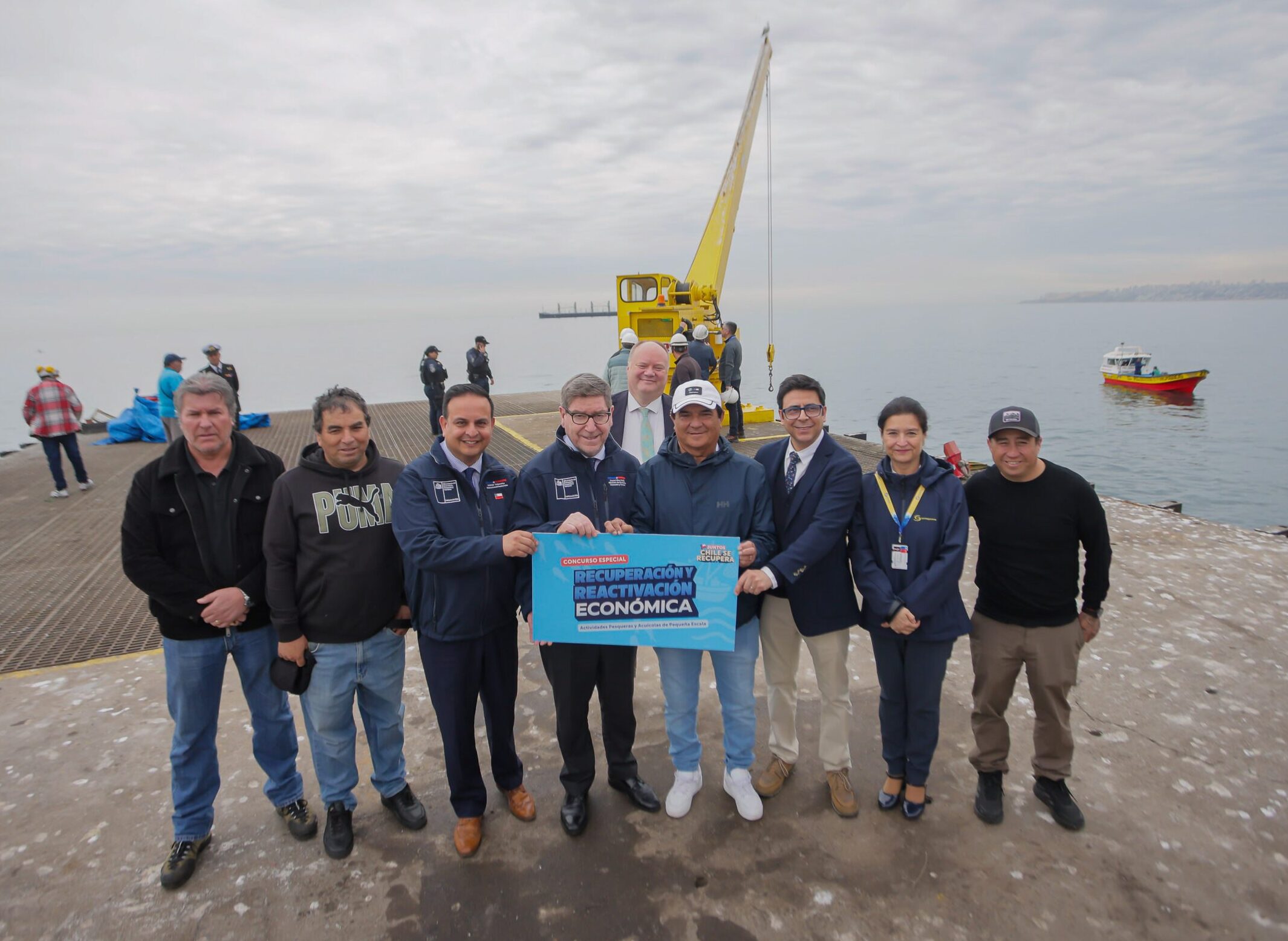Reparación de grúa de Caleta Portales recibe visto bueno y pescadores podrán volver a trabajar tras daños provocados por temporales