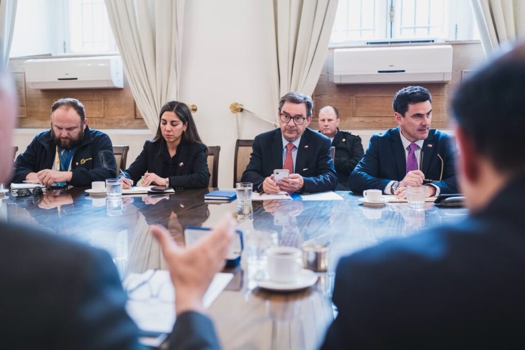 Subpesca refuerza coordinación de alto nivel en La Moneda para anticipar eventuales floraciones algales nocivas