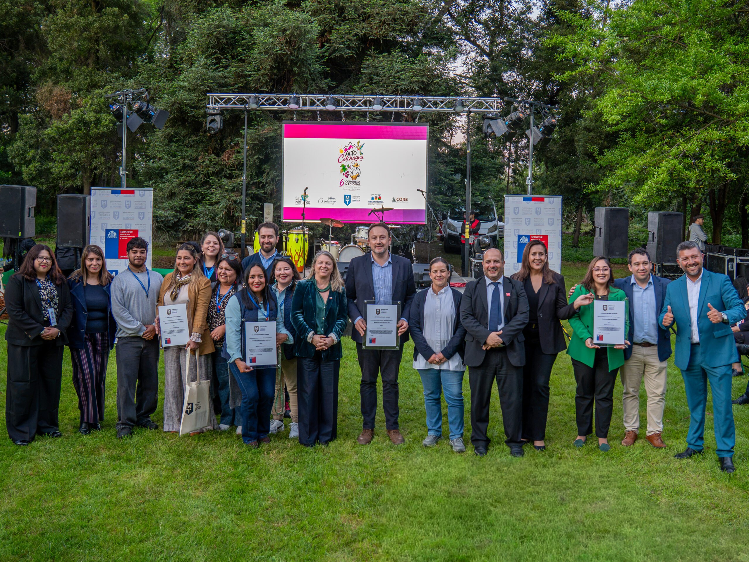 38 municipios reciben Distinción Turística durante clausura del Congreso de Municipalidades Turísticas de Sernatur